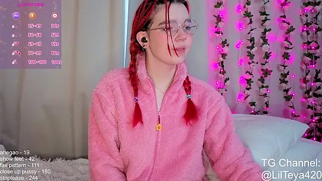 little_Teya's cam snapshot