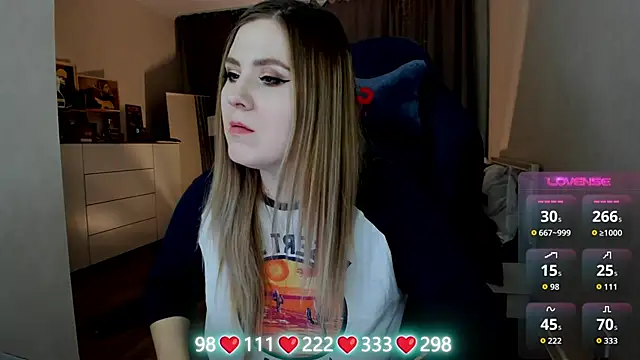 Olivia_Munk's cam snapshot