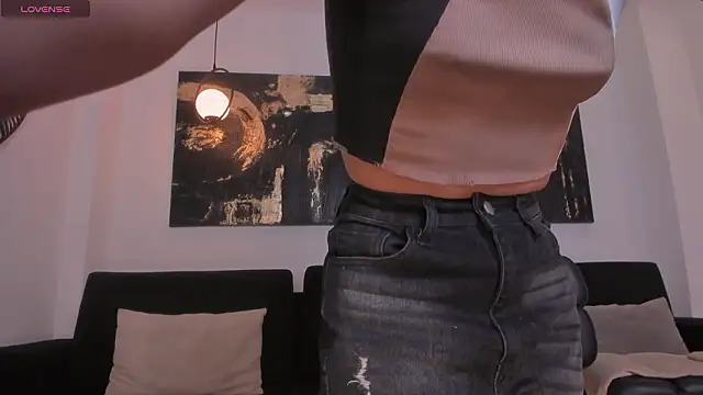 KayraLanne live sex cam