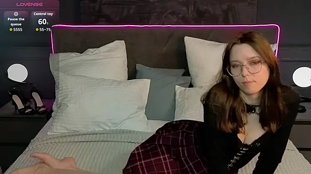 AriaWhisper's cam snapshot