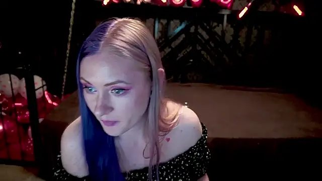 DramaQuenns's cam snapshot