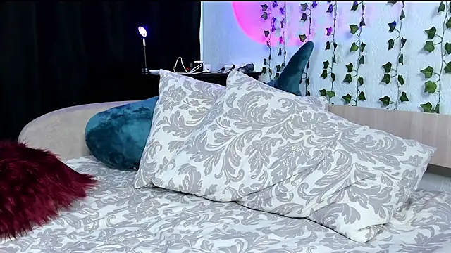 TheIvyVibe's cam snapshot