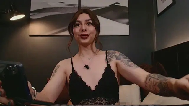 LetisiaRocks live sex cam