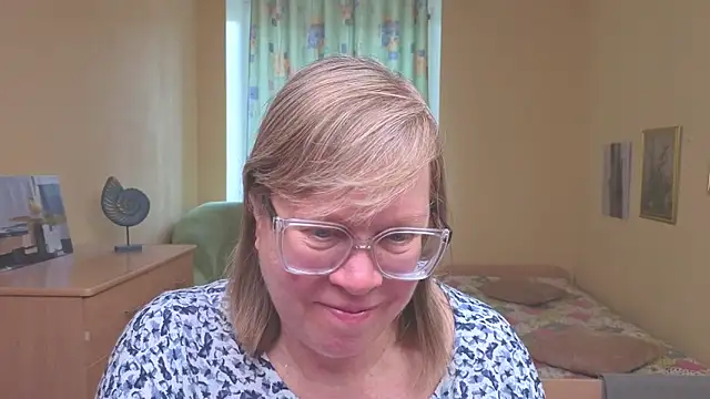 Emma_Eclipsee's cam snapshot