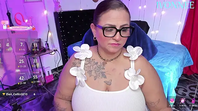 Ivonnee__'s cam snapshot