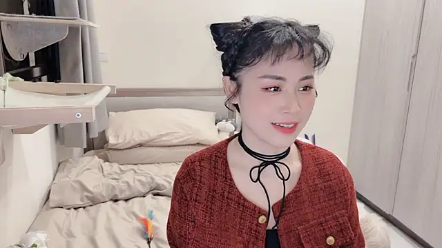 BabyOneDaily's cam snapshot