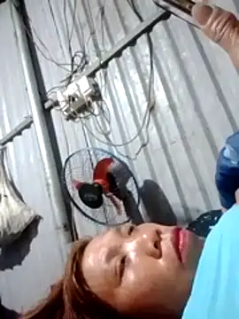 bella-la's cam snapshot