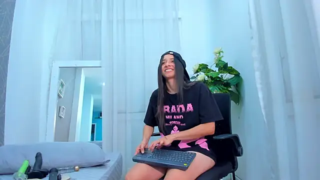 ViictoriiaSaenz's cam snapshot