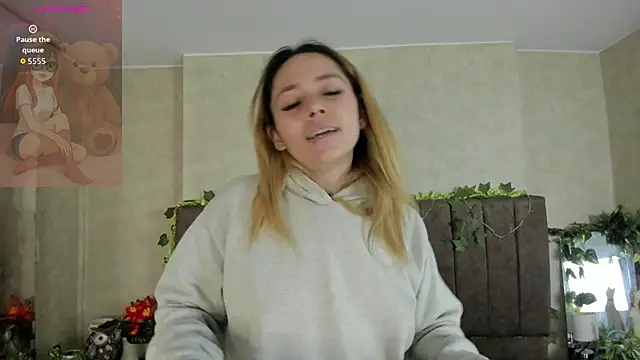 LanaMills_'s cam snapshot