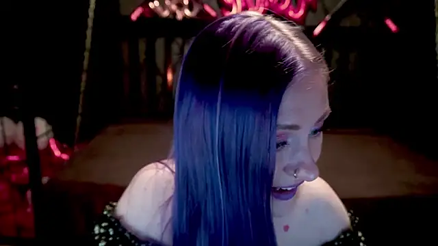 DramaQuenns's cam snapshot