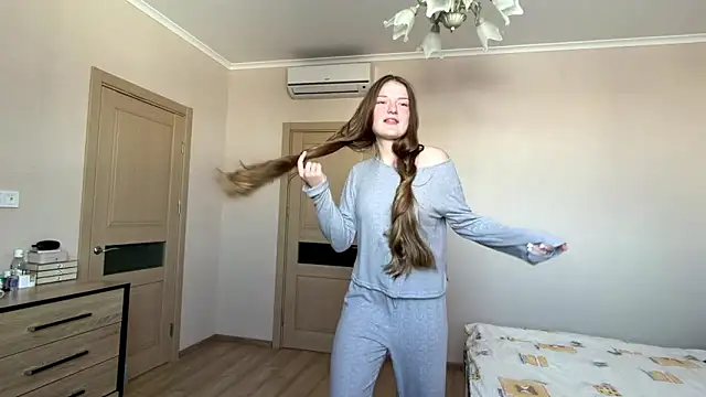 Milayouknow's cam snapshot