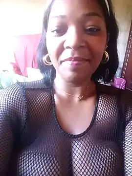 CurvyCutiexx3's cam snapshot