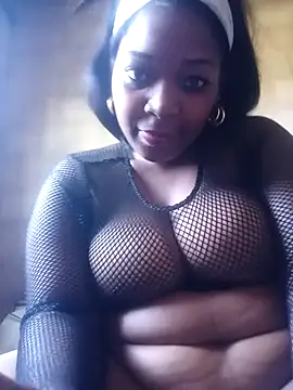 CurvyCutiexx3's cam snapshot