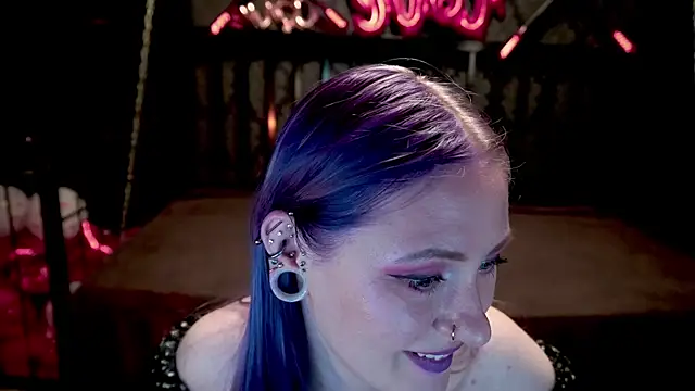 DramaQuenns's cam snapshot