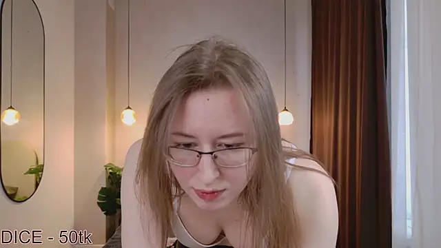 KimFoxie's cam snapshot