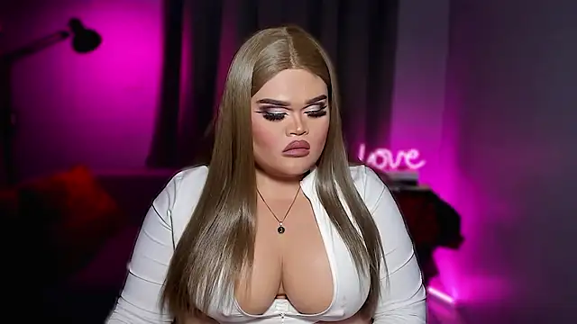 BelindaLove live sex cam