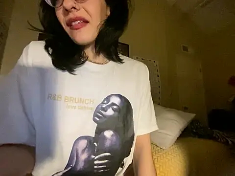 yourcherrylady's cam snapshot