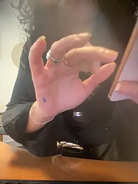 Deessenympho's cam snapshot