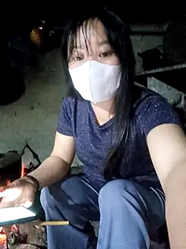 Phoena-a live sex cam