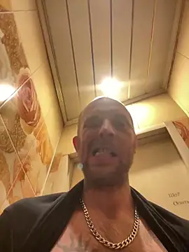 MaxDevilWhite live sex cam