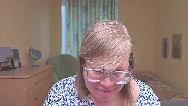 Emma_Eclipsee's cam snapshot