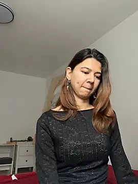 KiraVixenSweet's cam snapshot