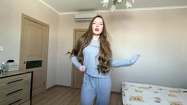 Milayouknow's cam snapshot