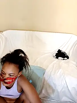 YummyHotieClits's cam snapshot