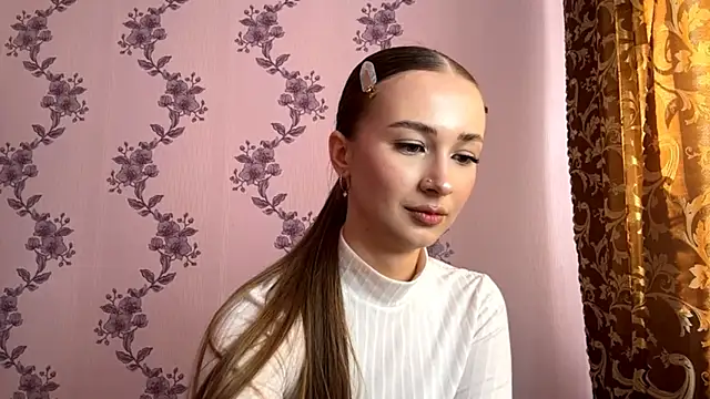 LacieHelaire's cam snapshot