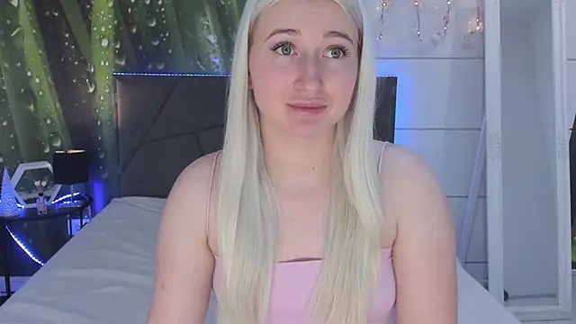 HollyTailors live sex cam