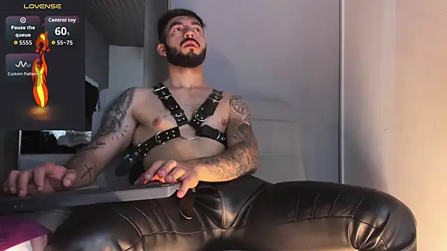 MarkWalker__'s cam snapshot