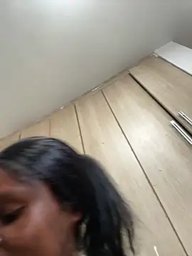 Lil-shawrie live sex cam