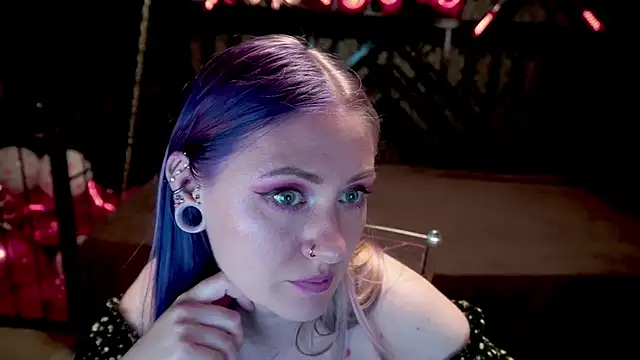 DramaQuenns's cam snapshot