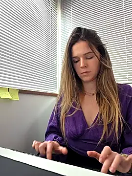 lucie_mehott's cam snapshot