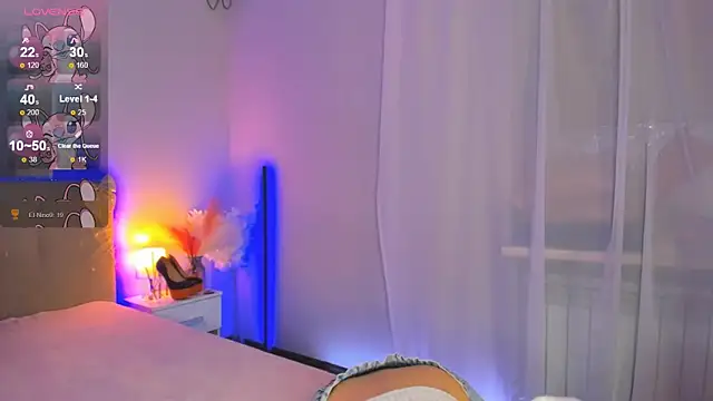 Laura_Leee's cam snapshot