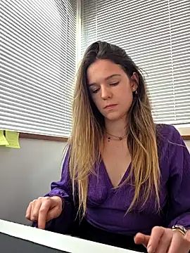 lucie_mehott's cam snapshot