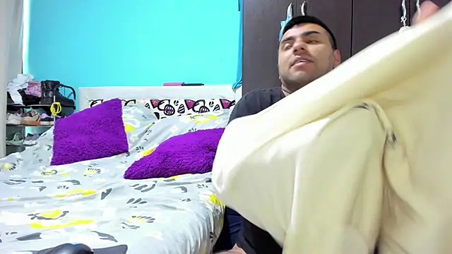 LazyandSniffer28 live sex cam