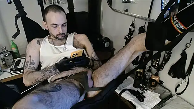 Girthywhereitmatters's cam snapshot