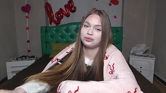 LaraPika live sex cam