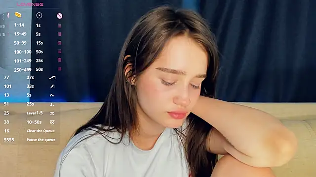 lovelyalivia's cam snapshot