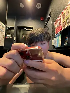 yuuki8910 live sex cam