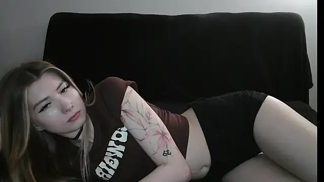 ErikaShyy live sex cam