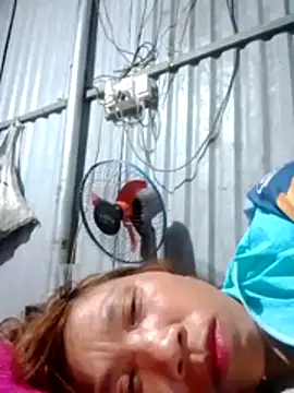 bella-la's cam snapshot