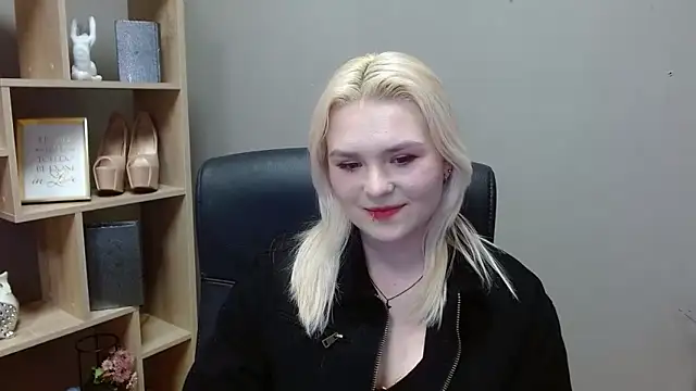 SweetLilyxo's cam snapshot