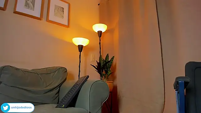 Ackerman_Eren_ live sex cam