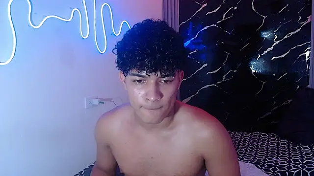 jamescurly00 live sex cam
