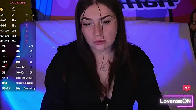 AliceOfWondersS live sex cam