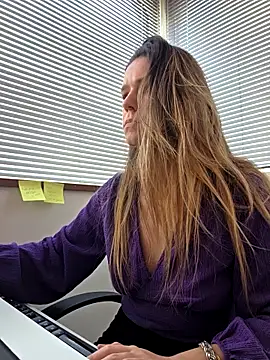 lucie_mehott live sex cam