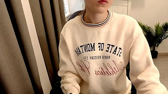 Just_L0VE_me's cam snapshot