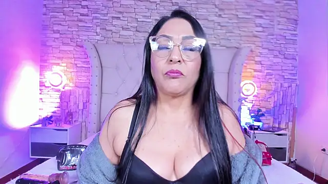 Gina_Myers live sex cam